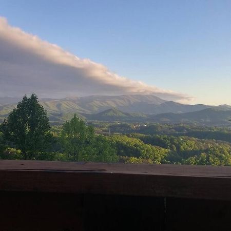 Villa Yogi'S Den: Breathtaking Views! 3 Min To Dollywood, On 1 Acre! à Sevierville Extérieur photo
