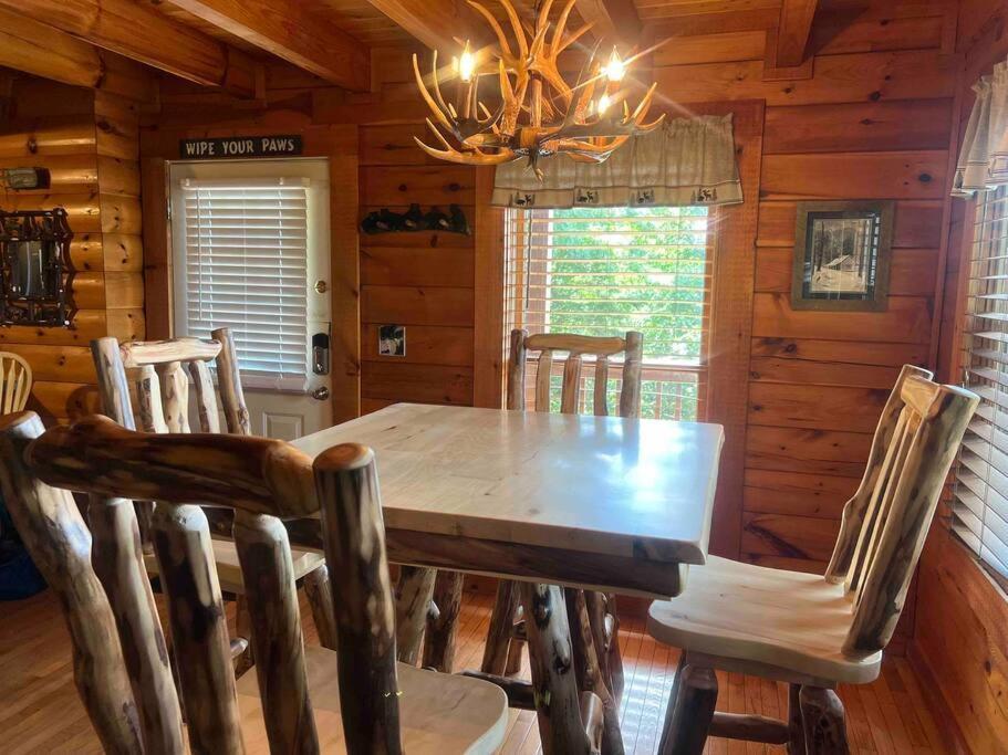 Villa Yogi'S Den: Breathtaking Views! 3 Min To Dollywood, On 1 Acre! à Sevierville Extérieur photo