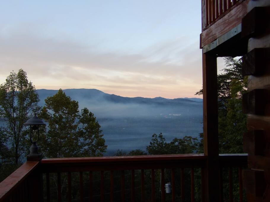 Villa Yogi'S Den: Breathtaking Views! 3 Min To Dollywood, On 1 Acre! à Sevierville Extérieur photo