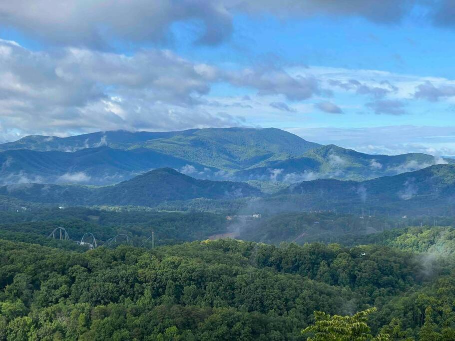 Villa Yogi'S Den: Breathtaking Views! 3 Min To Dollywood, On 1 Acre! à Sevierville Extérieur photo