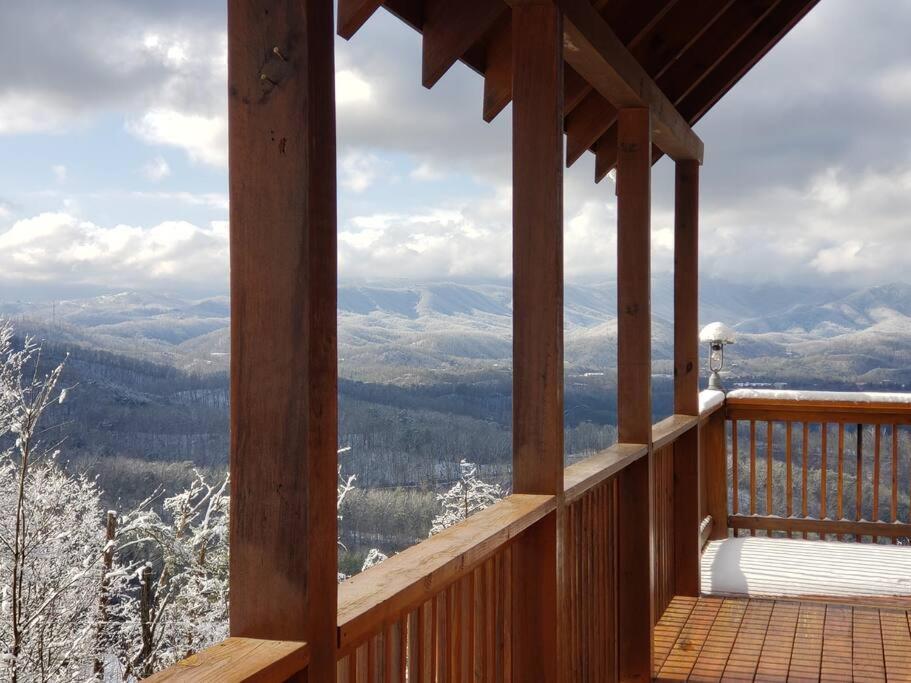 Villa Yogi'S Den: Breathtaking Views! 3 Min To Dollywood, On 1 Acre! à Sevierville Extérieur photo