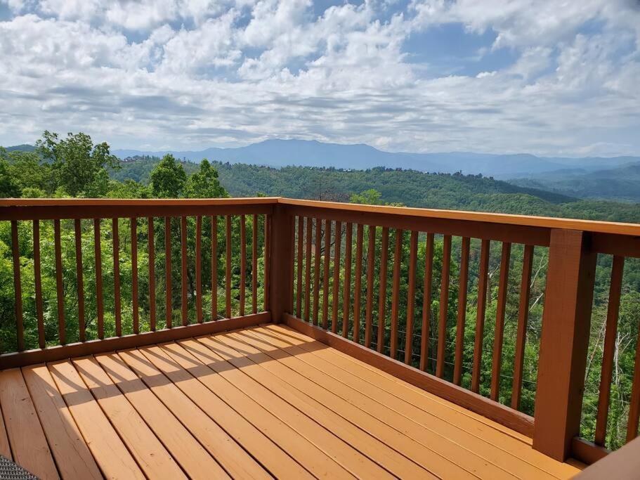Villa Yogi'S Den: Breathtaking Views! 3 Min To Dollywood, On 1 Acre! à Sevierville Extérieur photo