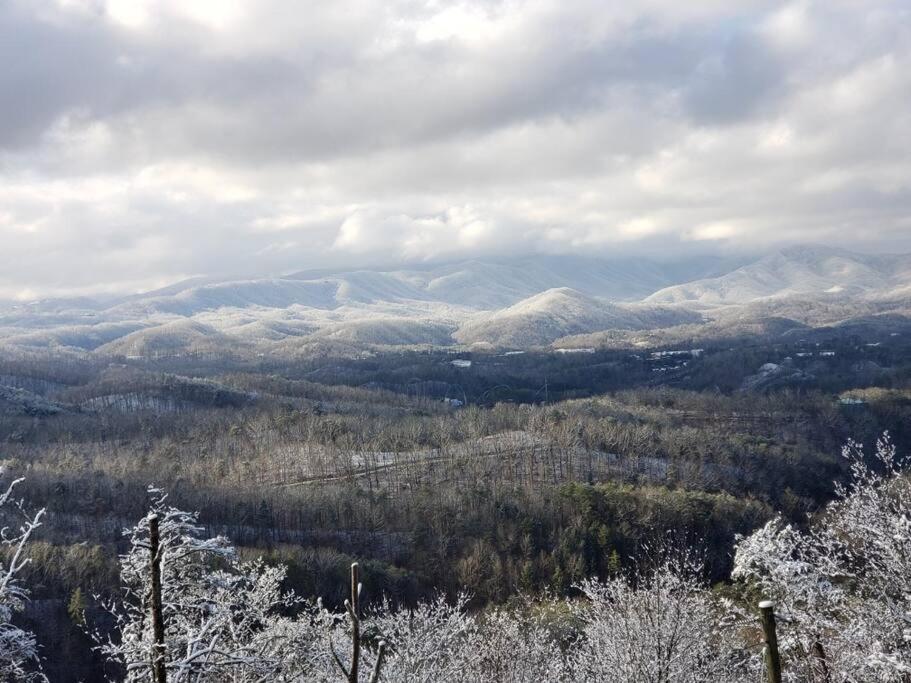 Villa Yogi'S Den: Breathtaking Views! 3 Min To Dollywood, On 1 Acre! à Sevierville Extérieur photo